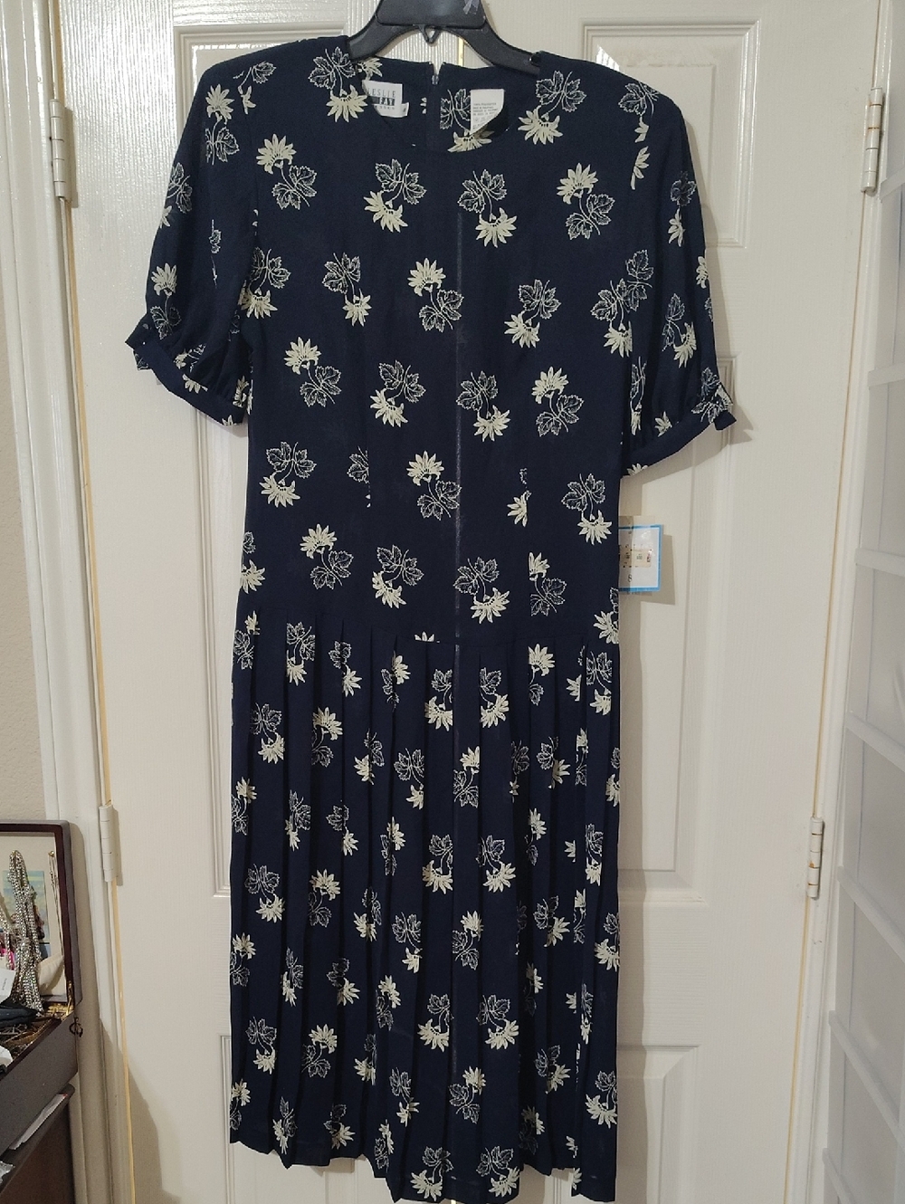Leslie Fay Navy Midi Dress with Cream Floral Print Size 8 NWT